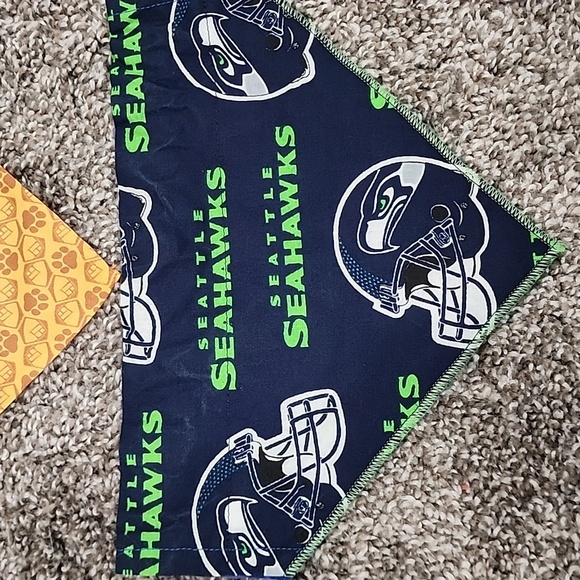 Dog Bandana Set - Seattle Seahawks & GoodLife Brewing Bend Oregon - Picture 2 of 8
